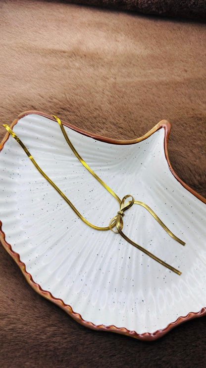 Statement Golden Bow Snake Necklace – Bold Trendy Chain for Women