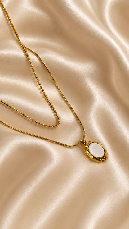Luna Pearl Pendant Necklace