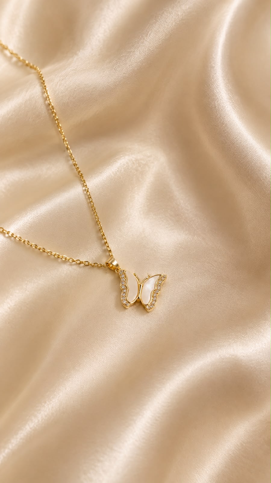 Graceful Pearl Butterfly Necklace