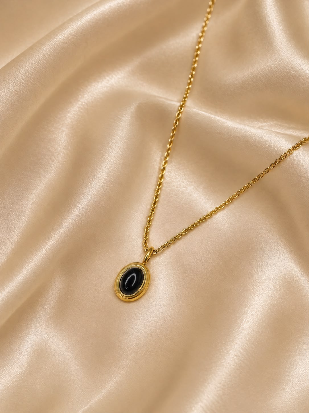 Midnight Noir Oval Pendant