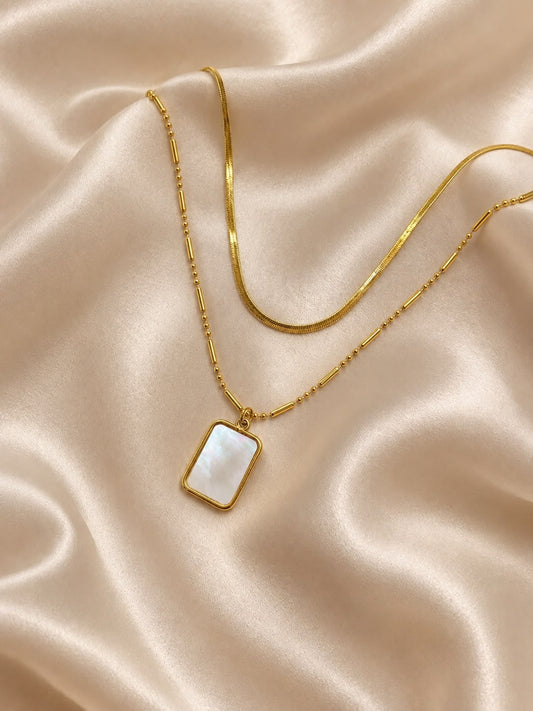 Pearl Frame Pendant Layered Necklace