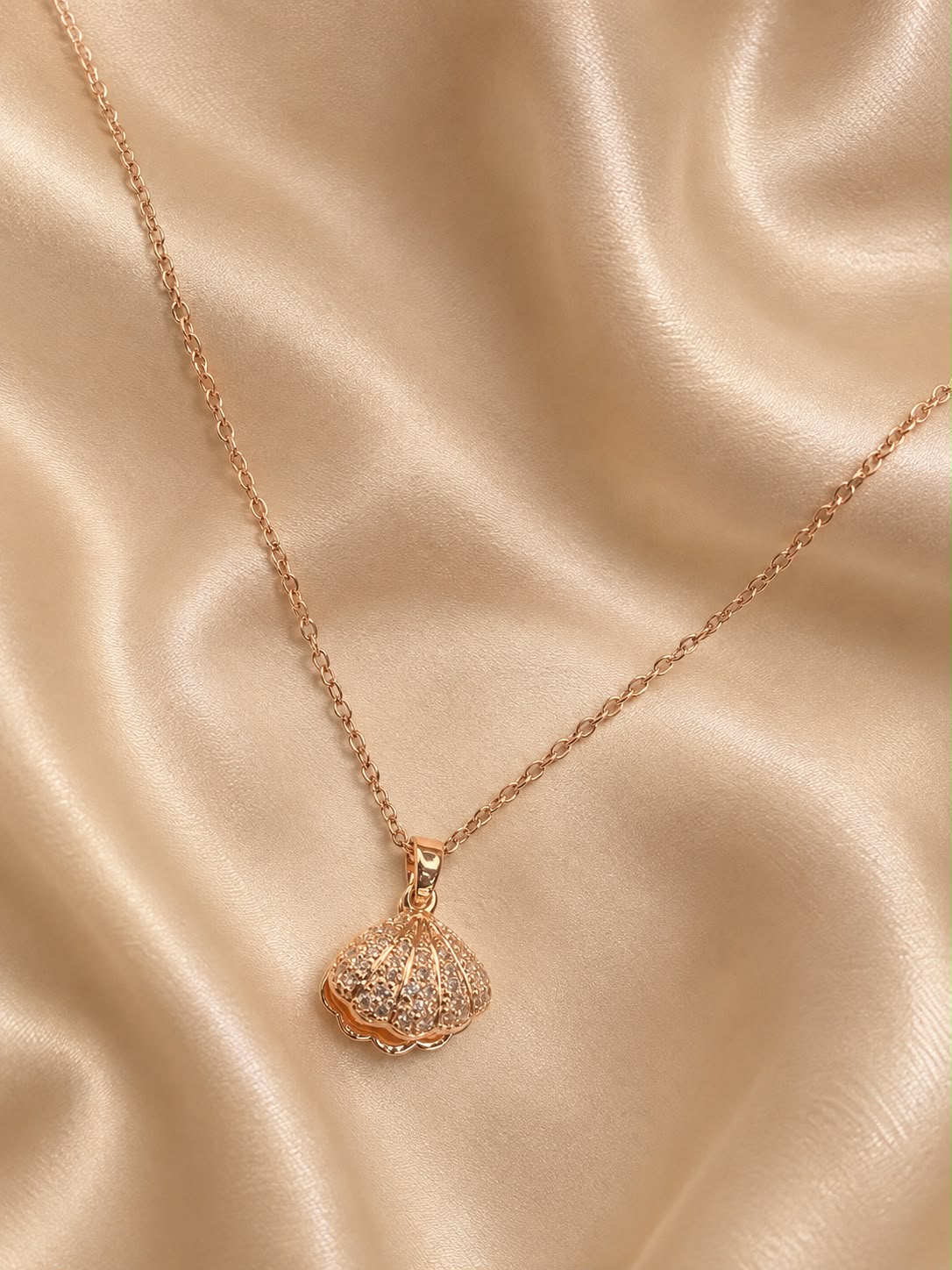 Pearl Shell Treasure Necklace