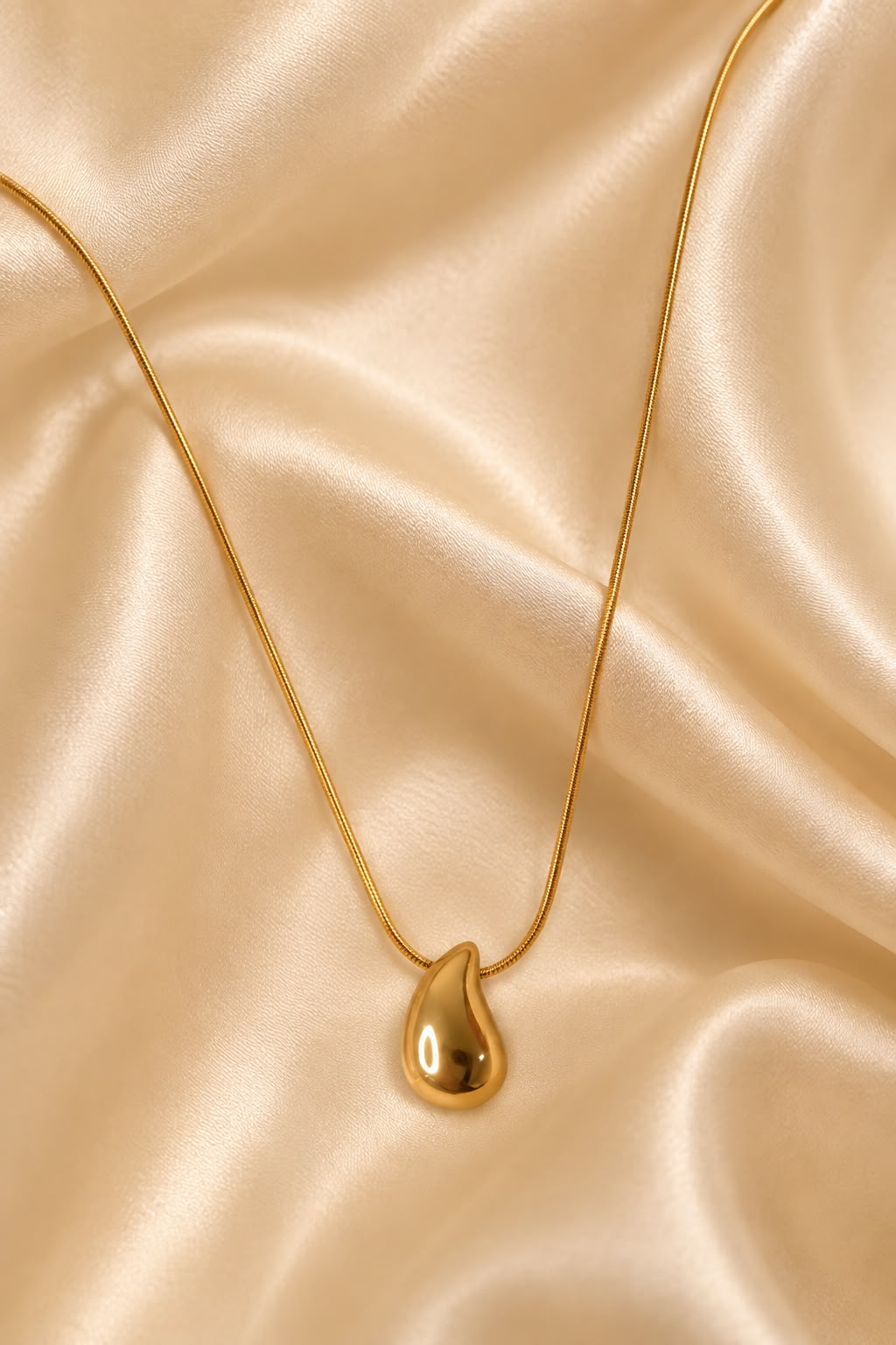 Lustre Teardrop Pendant