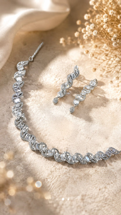 Eternal Twist Necklace Set