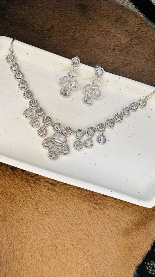 Teardrop Royale Necklace Set