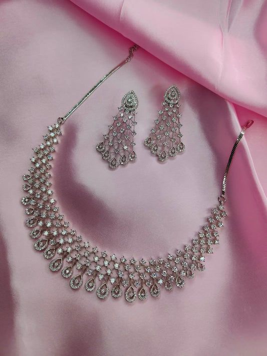 Nooréa Teardrop Cascade Necklace Set