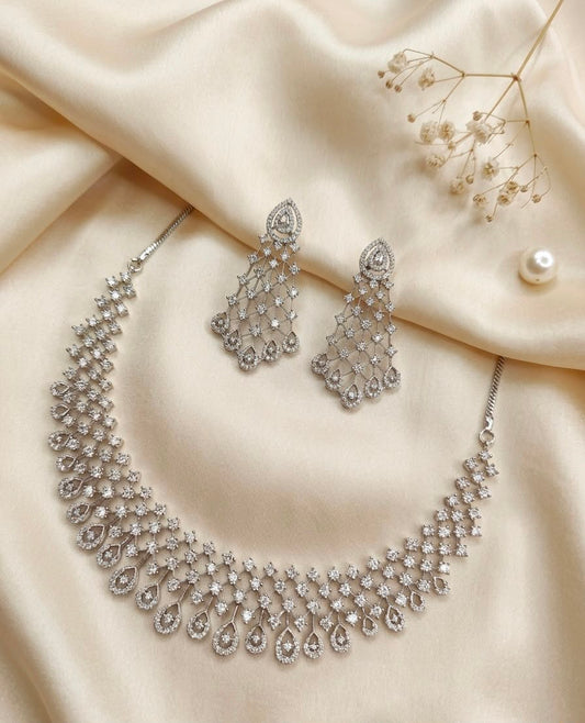 Nooréa Teardrop Cascade Necklace Set