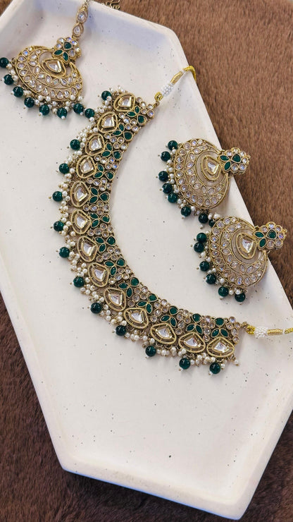 The Emerald Jadau Necklace Set