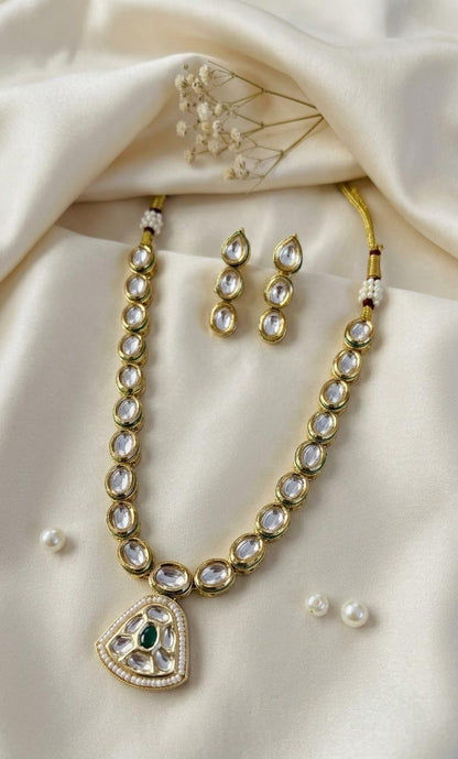 Emerald Kundan Statement Necklace Set