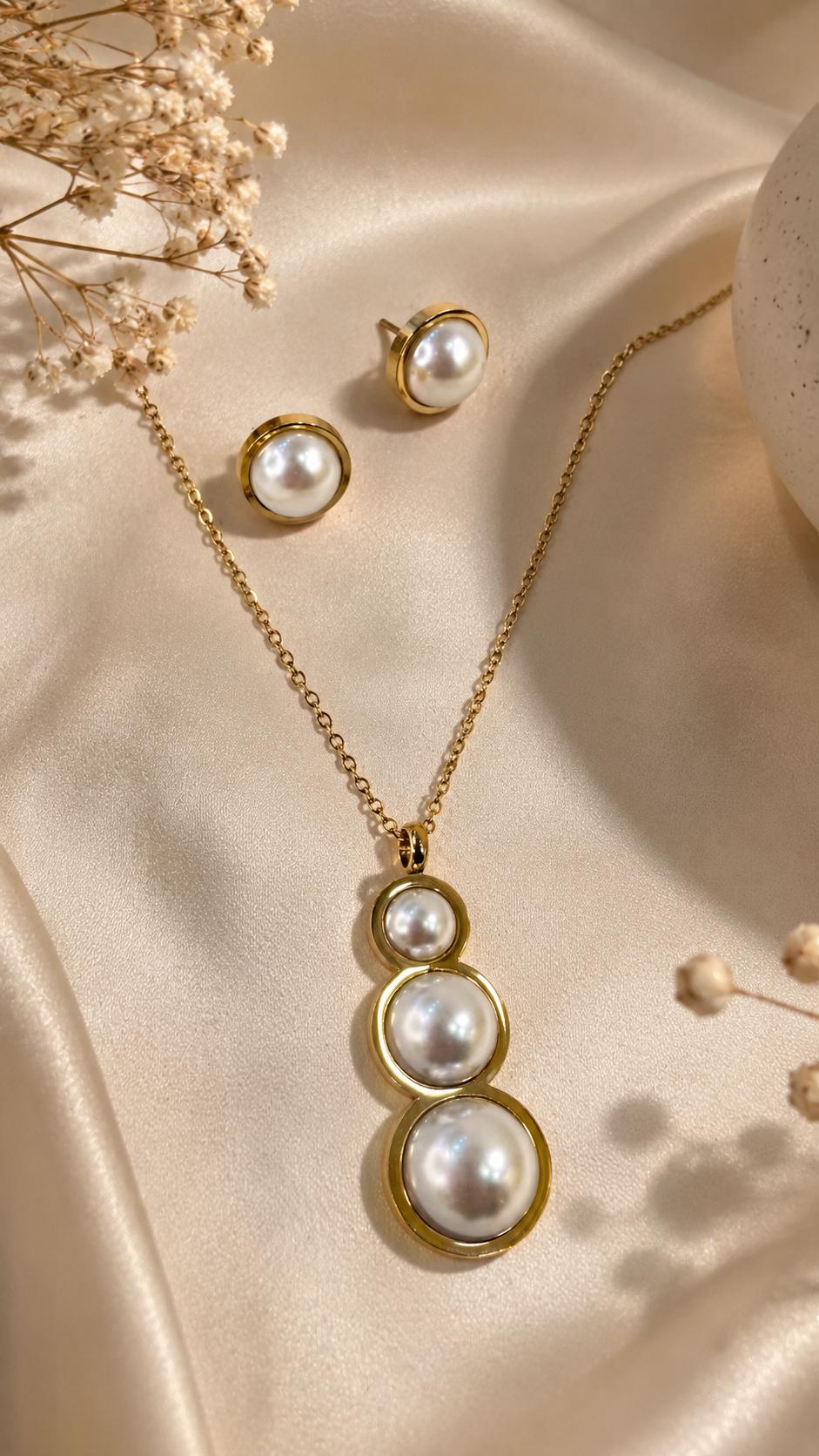 Pearl Harmony Gold Necklace Set