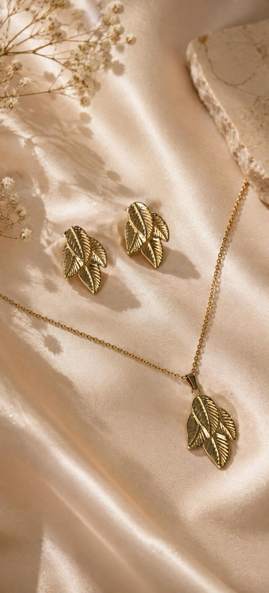 Aurelia Leaf Pendant Set