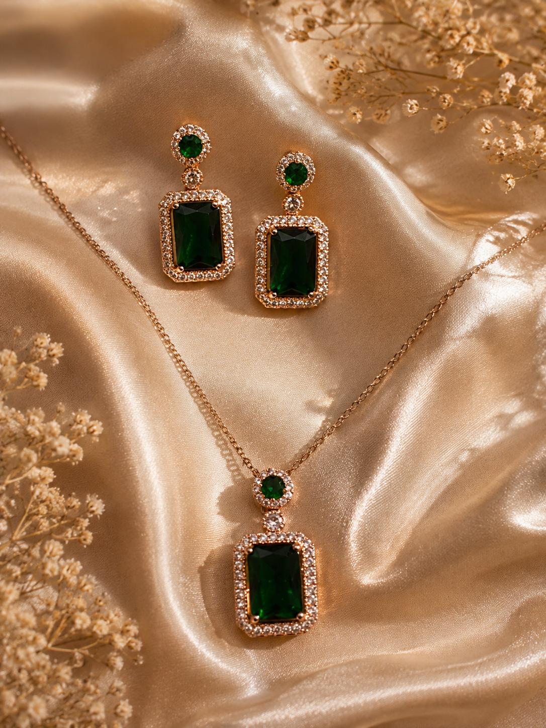 Noir Éclat Necklace Set