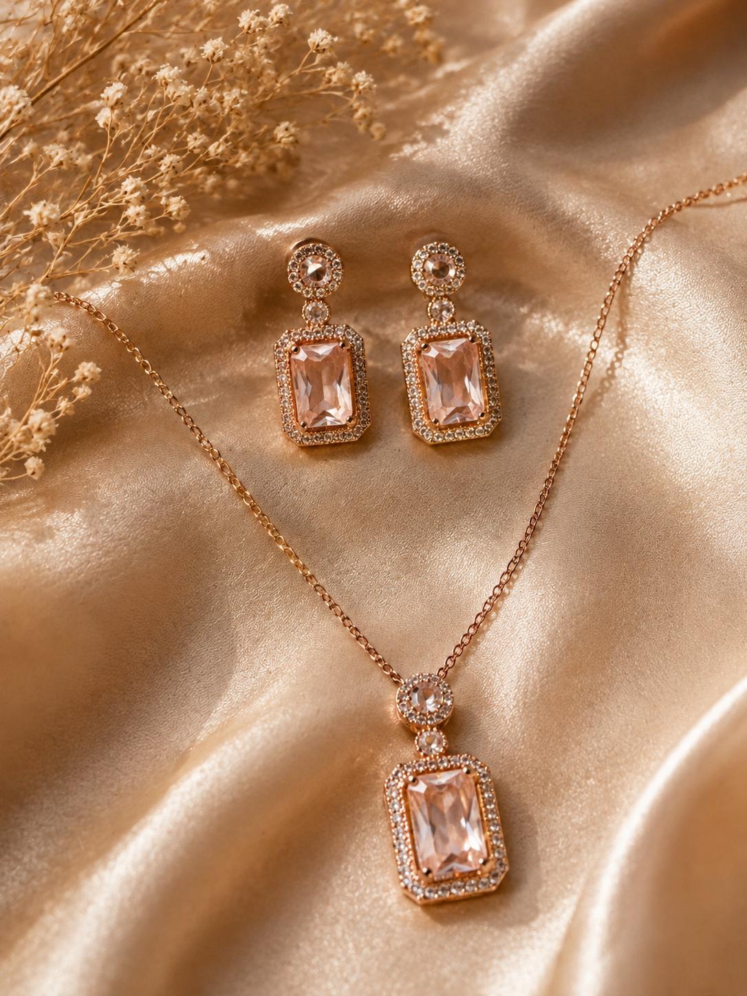 Noir Éclat Necklace Set