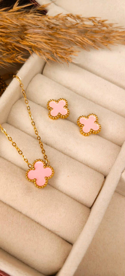 Rosé Clover Charm Necklace Set