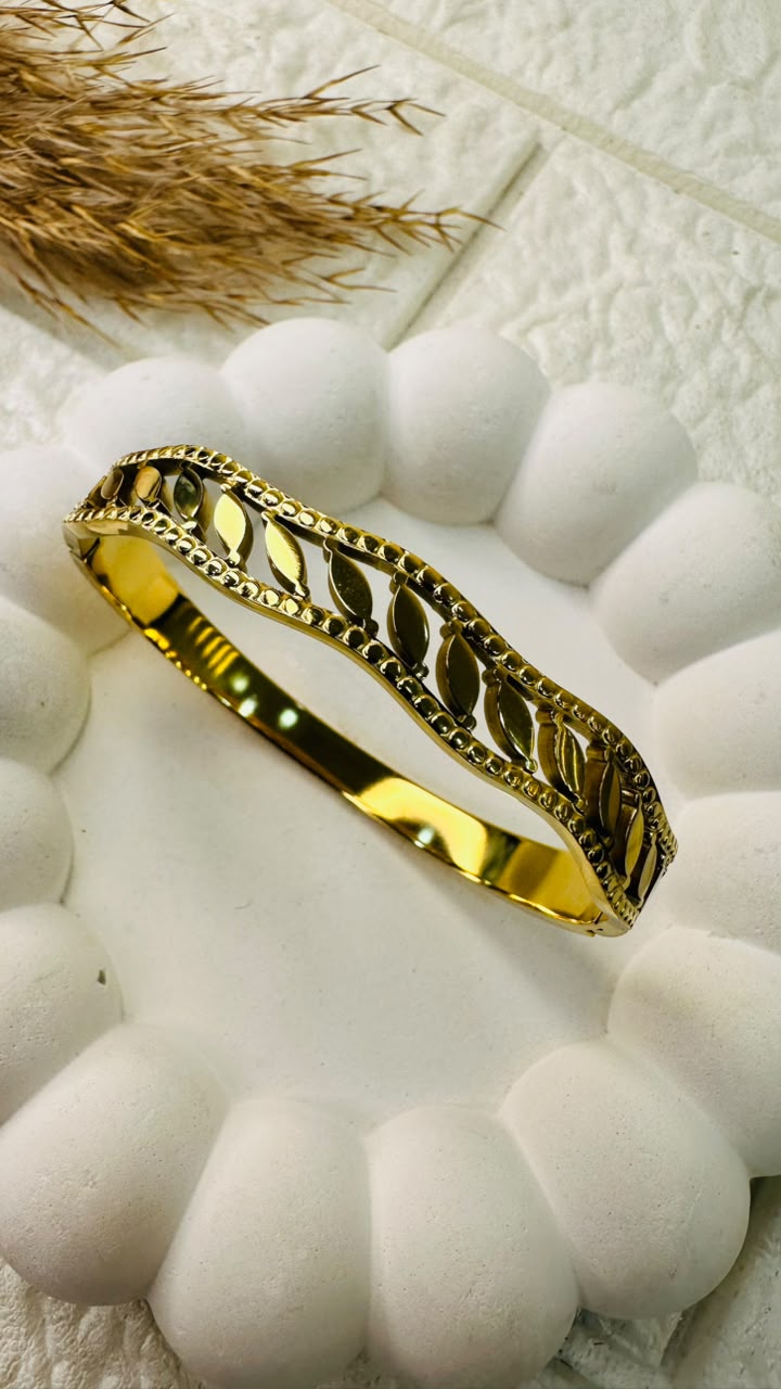 Aurelia Leaf Luxe Bangle Bracelet