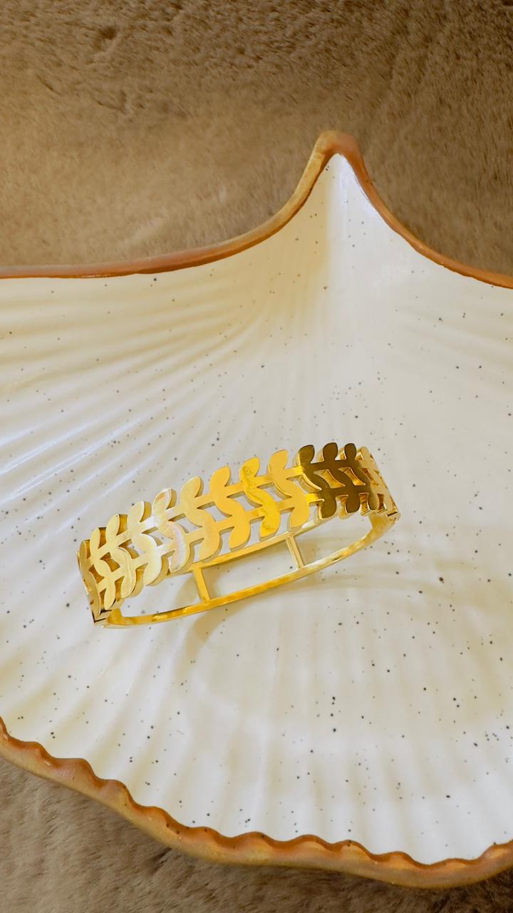 Aarohi Leaf Luxe Bangle Bracelet