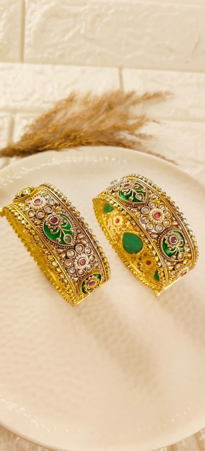 Rajwada Emerald Heritage Bangles