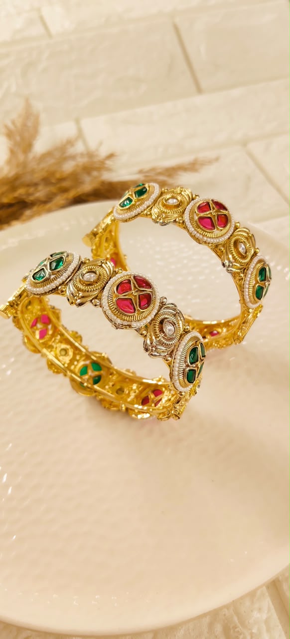 Meera Royal Kundan Bangles