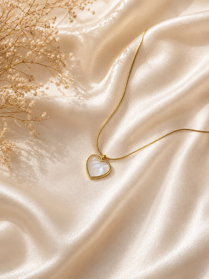 White Heart Pendant Necklace – Dainty Gold Love Chain for Women