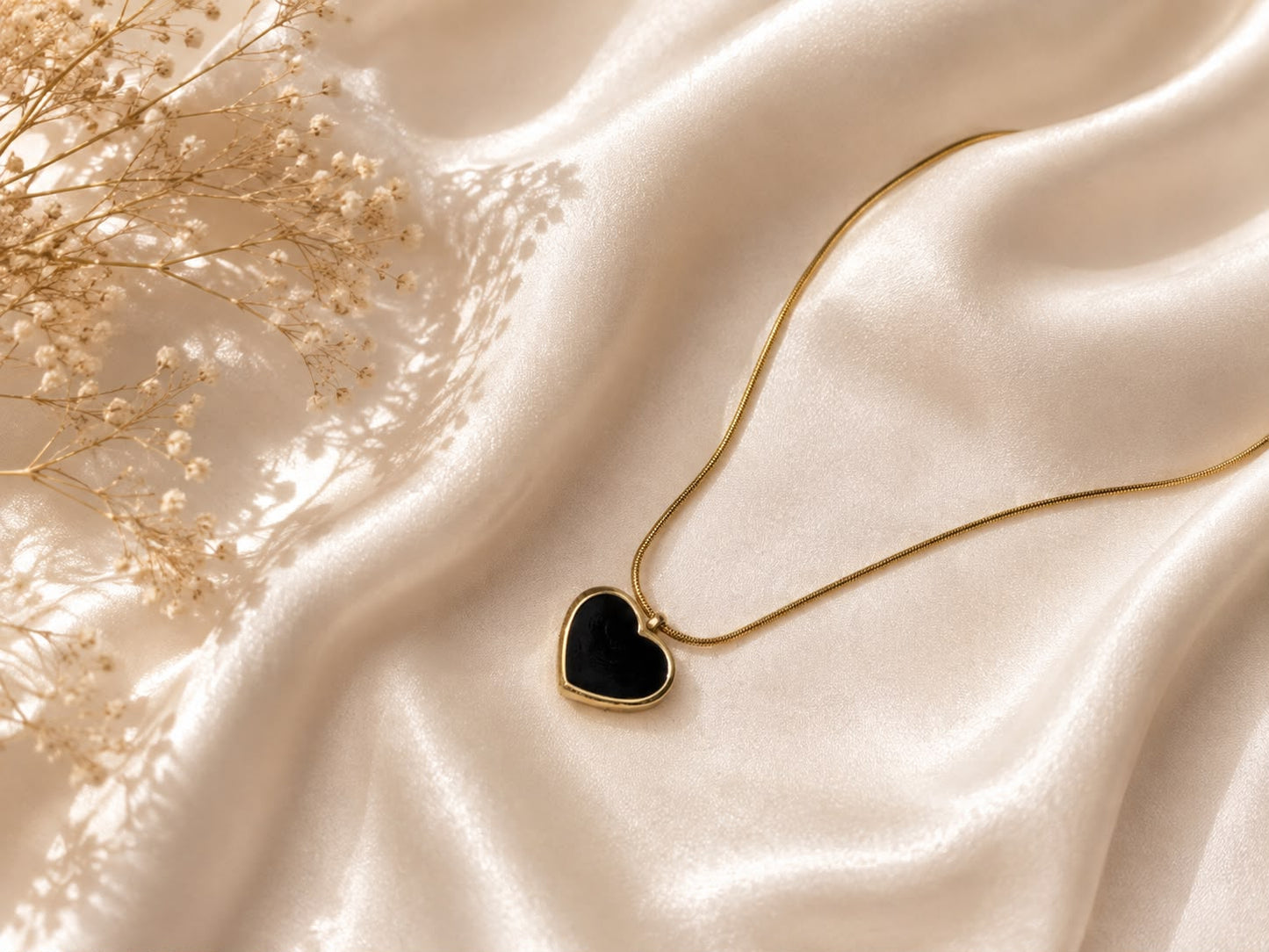 White Heart Pendant Necklace – Dainty Gold Love Chain for Women