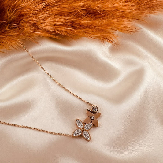 Floral Crystal Necklace – Elegant Pendant for Women