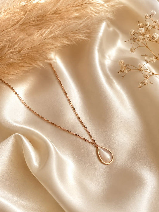 Teardrop Pendant Necklace – Minimal Elegant Women’s Chain