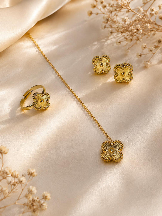 Clover Jewelry Set – Pendant, Earrings & Ring for Women