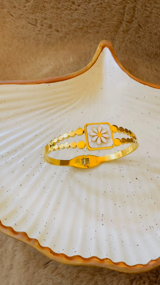 Mother of Pearl Floral Bracelet for Women – Minimal Ethnic Adjustable Kada Style Bracelet