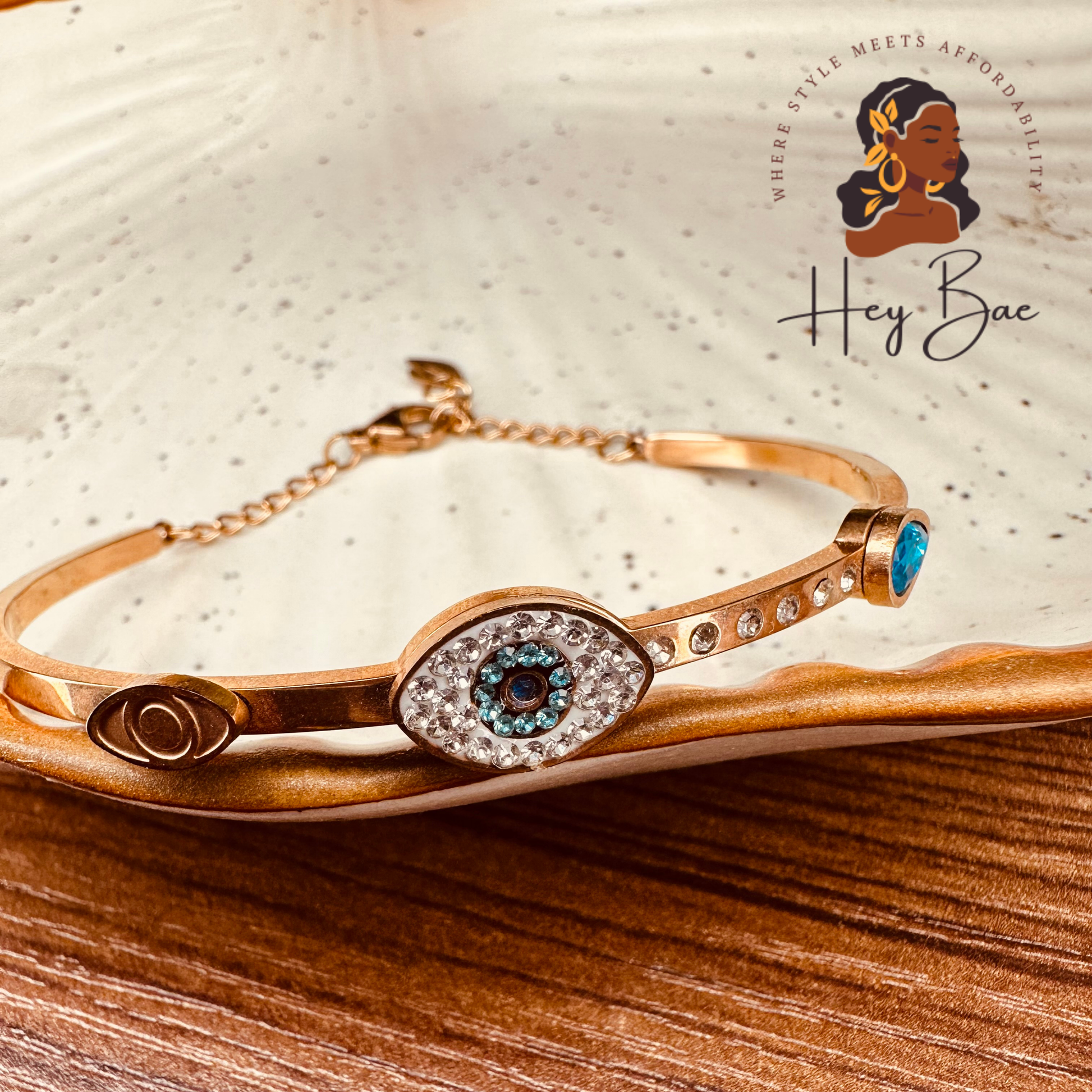 Adjustable Clover Charm Bracelet – Anti-Tarnish Finish