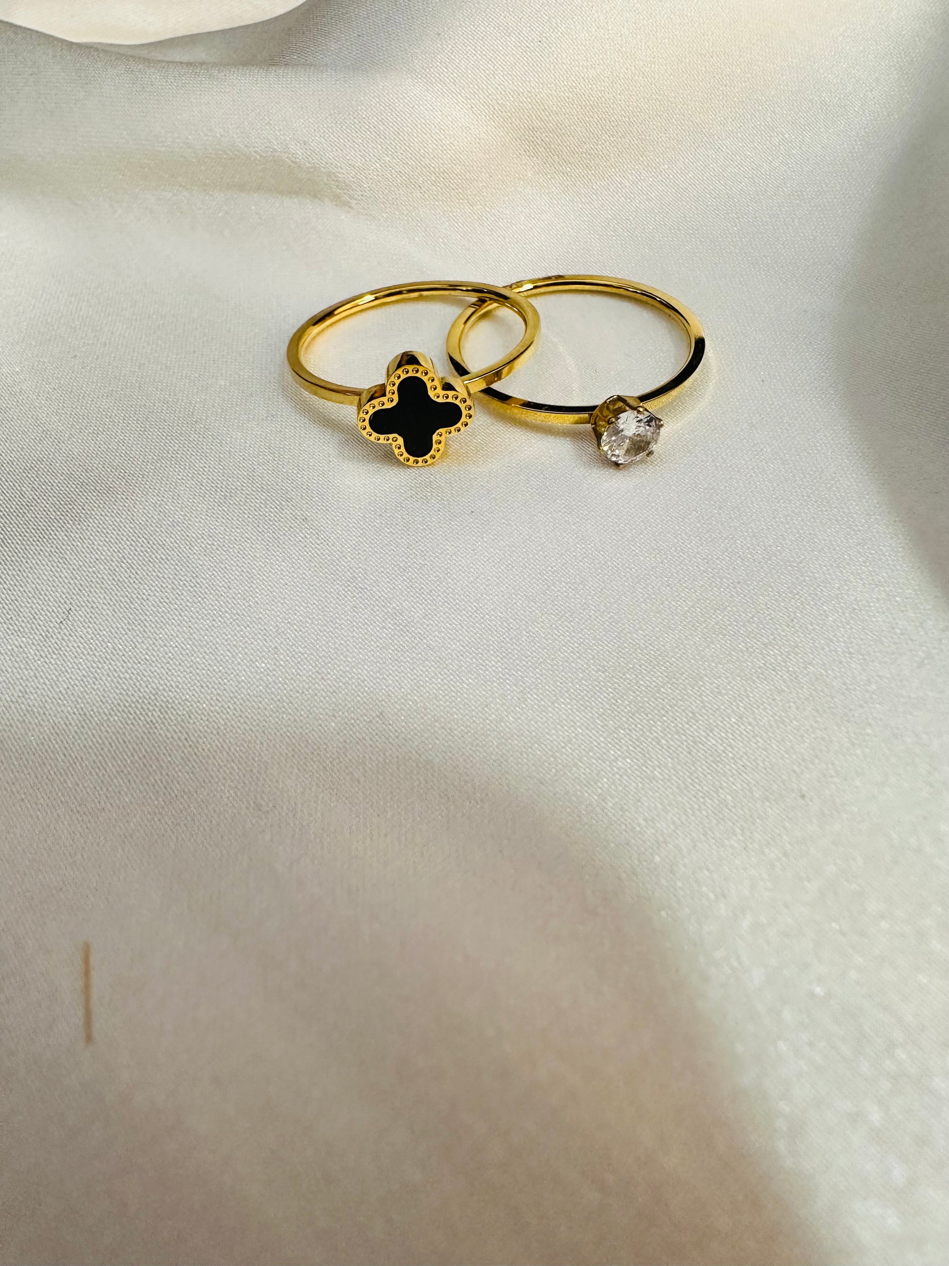 Premium stainless steel Clover & Solitaire rings with anti-tarnish finish