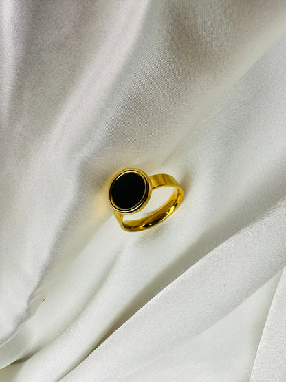 HeyBae gold black stone ring on hand – stylish stainless steel women’s ring
