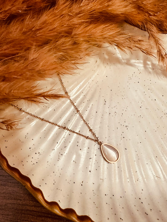 HeyBae gold teardrop pendant necklace for women and girls