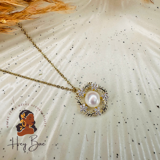 Front view of HeyBae Anti Tarnish Pearl Pendant with Chain Set