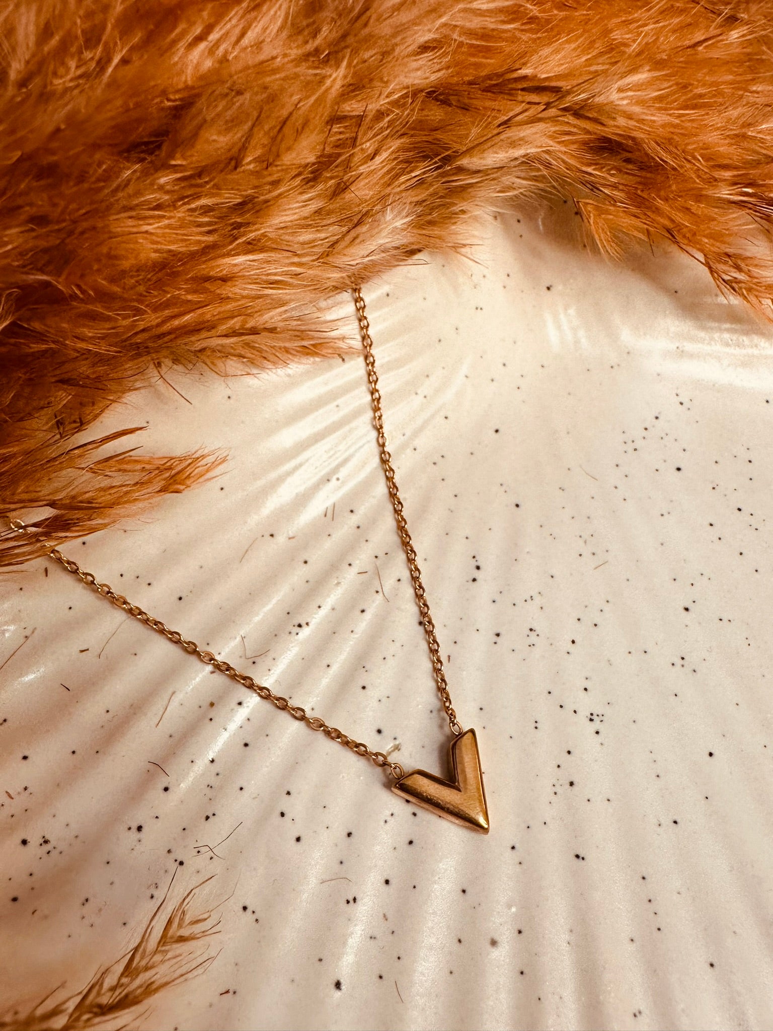 HeyBae V pendant necklace for women in gold stainless steel