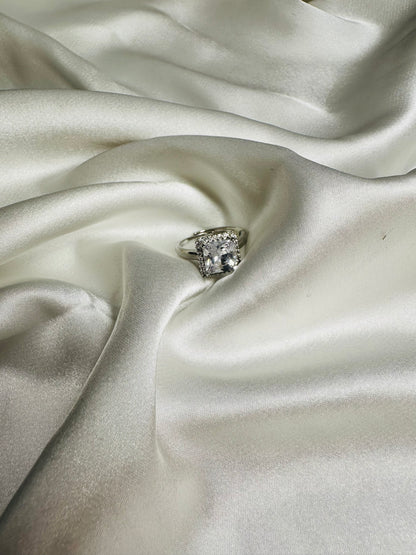 HeyBae Women’s Adjustable Solitaire Ring – Stylish & Chic